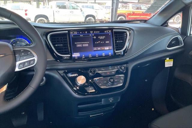 New 2027 Chrysler Pacifica Select FWD image 20