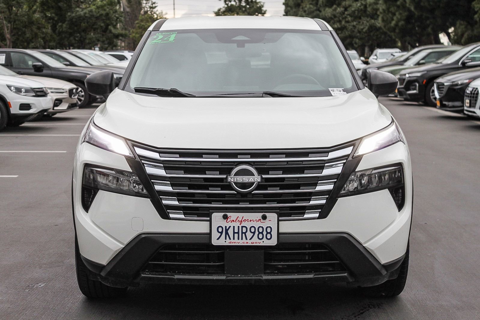 Used 2024 Nissan Rogue S image 2