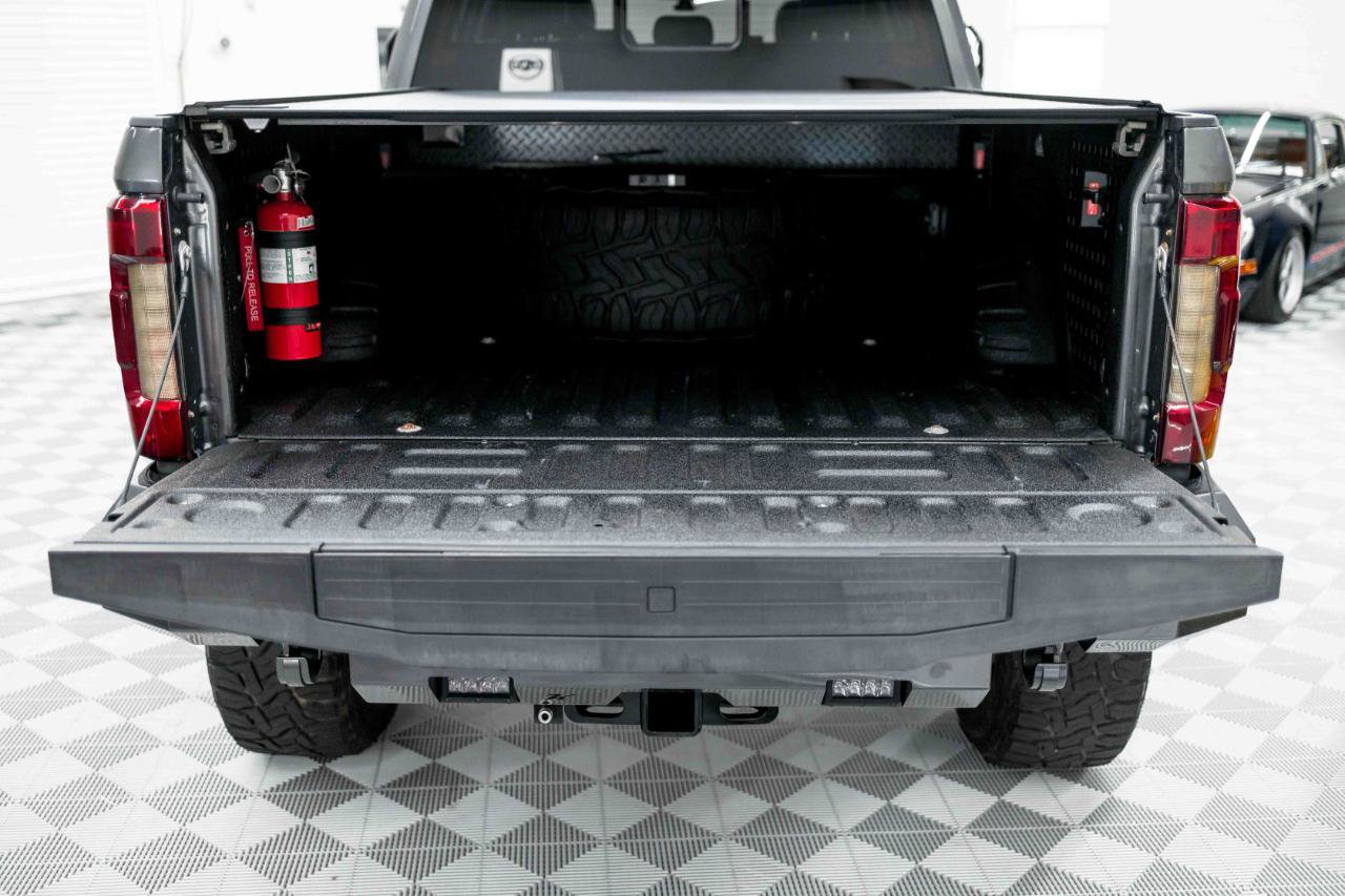 Used 2017 Ford F250 Platinum w/ Platinum Ultimate Package AWD/4WD image 91