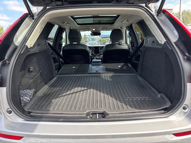 Used 2022 Volvo XC60 B5 Momentum w/ Advanced Package image 31