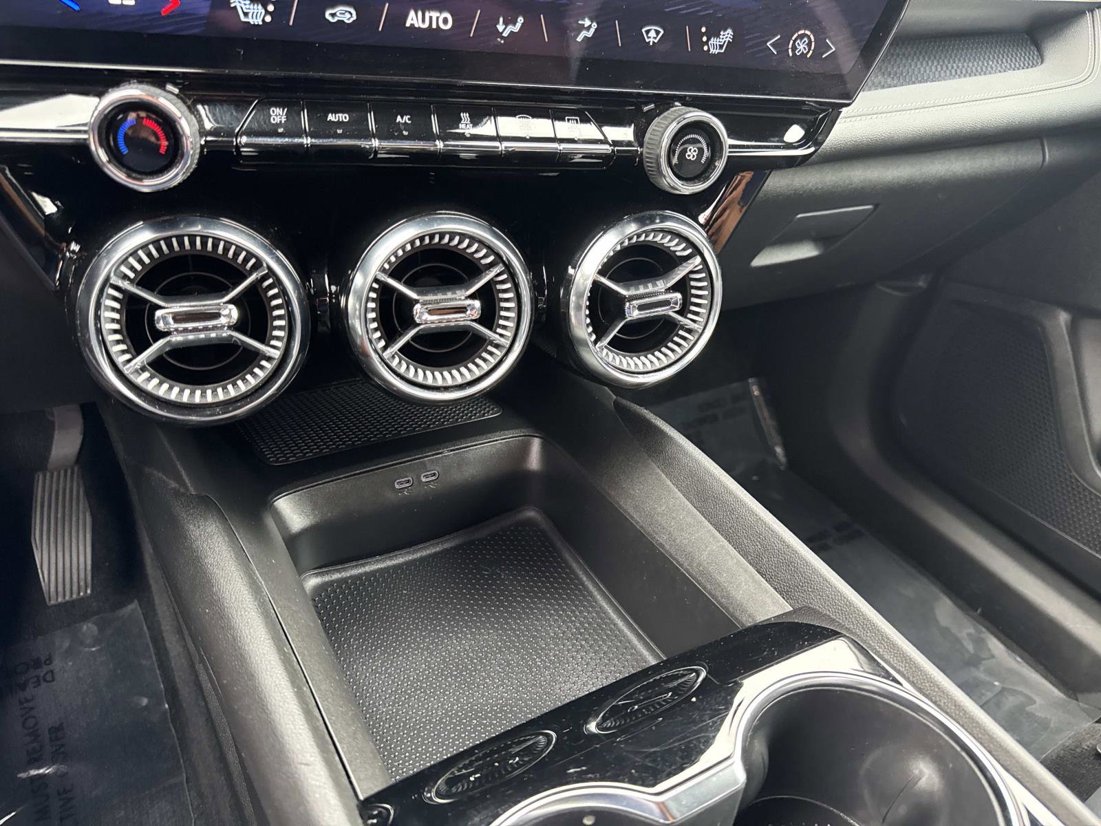 Used 2024 Chevrolet Blazer EV LT image 23