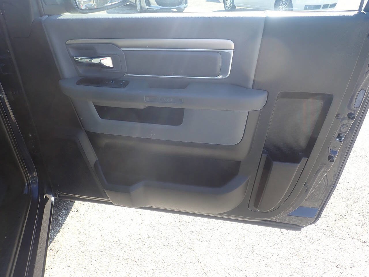 Used 2017 RAM 1500 ST RWD image 21