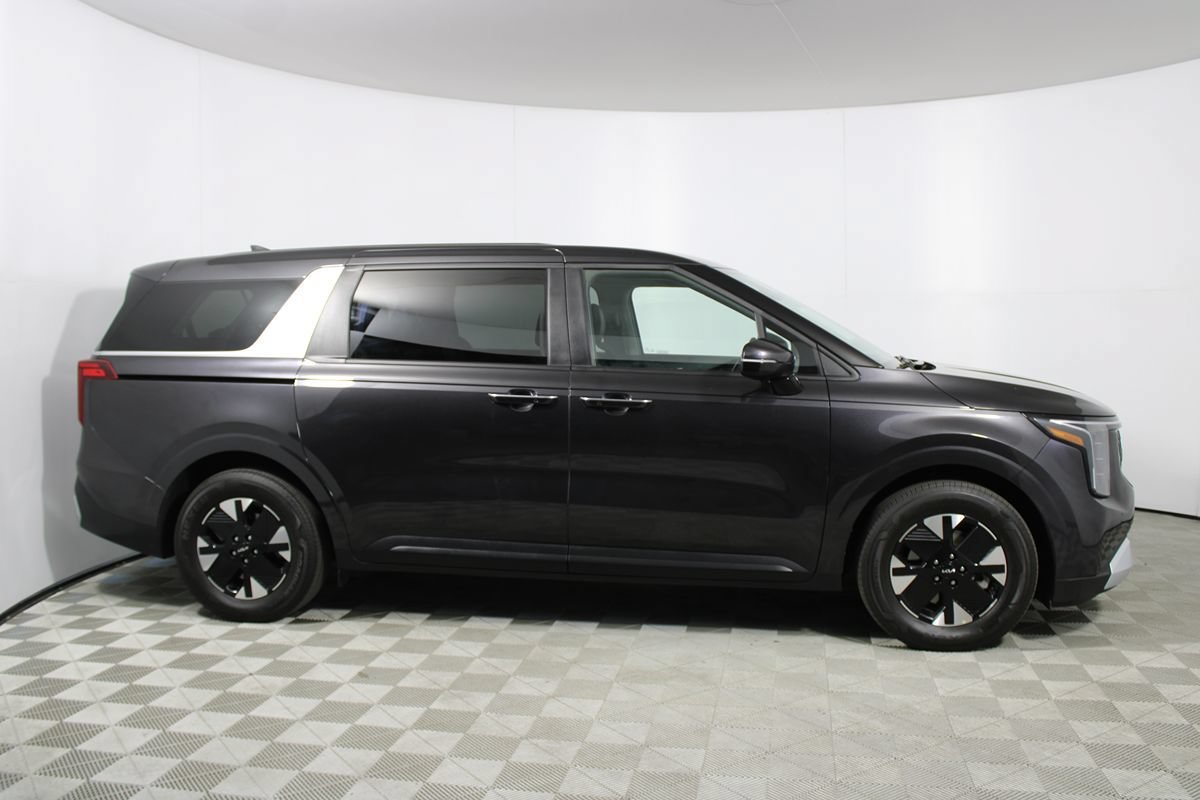 Used 2026 Kia Carnival LXS FWD image 64