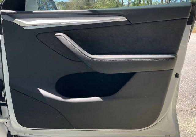 Used 2024 Tesla Model Y Long Range AWD/4WD image 19