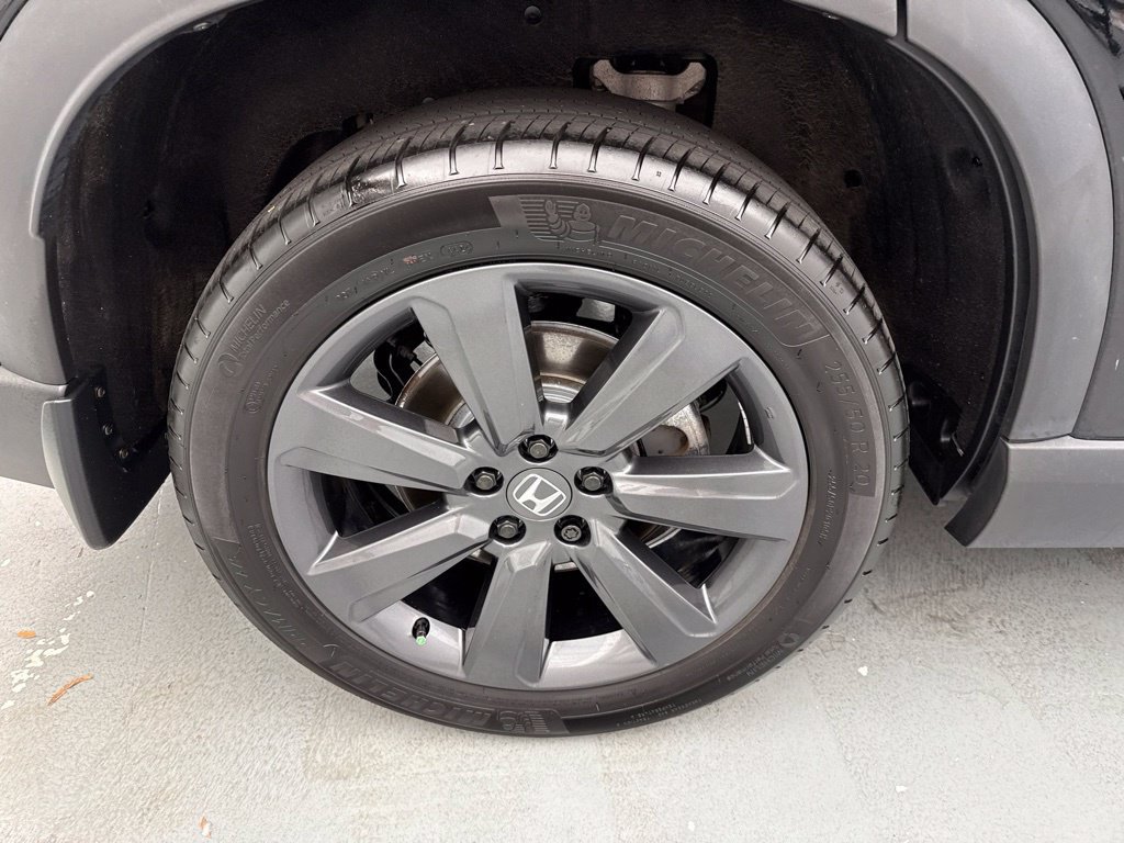 Certified 2025 Honda Pilot Sport image 12