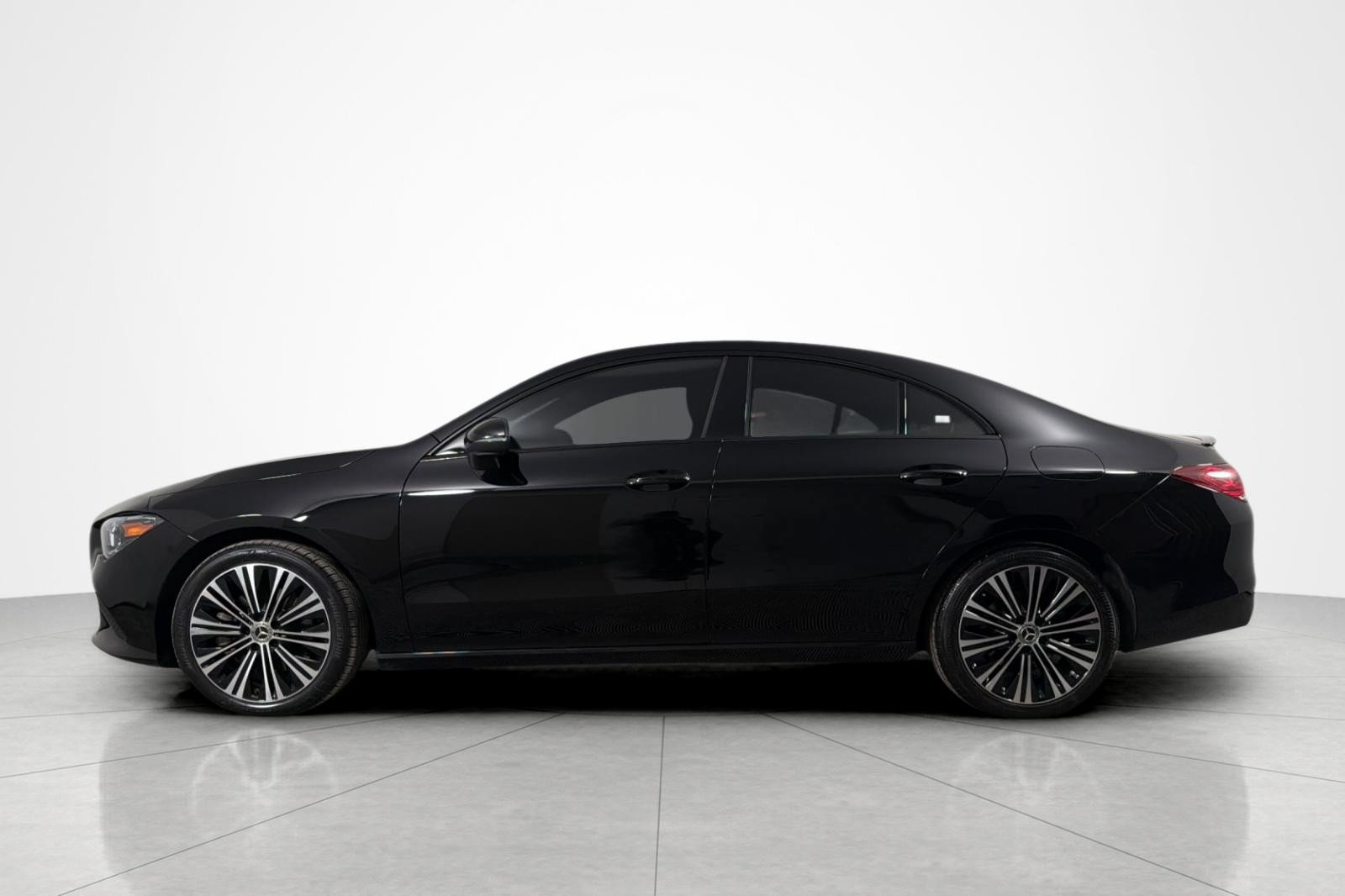 Used 2023 Mercedes-Benz CLA 250 image 2