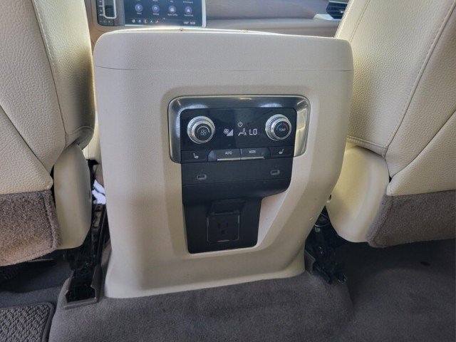 Used 2021 GMC Yukon XL Denali w/ Denali Premium Package RWD image 31