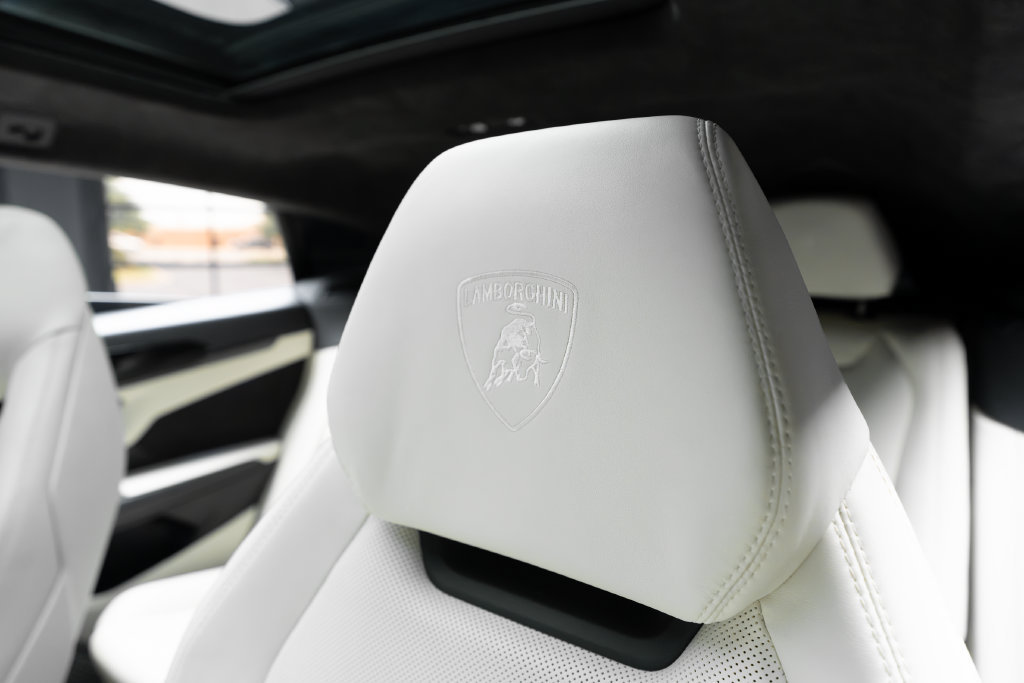 Used 2022 Lamborghini Urus AWD/4WD image 23