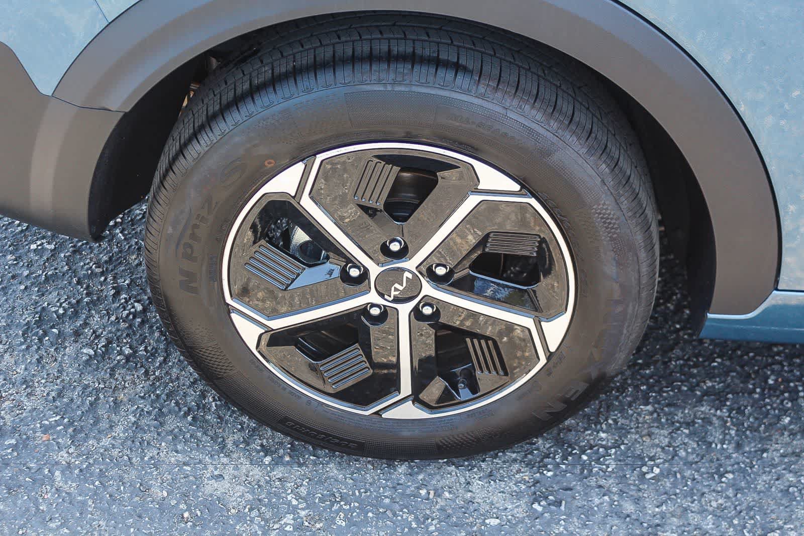 Used 2025 Kia Niro EX FWD image 11