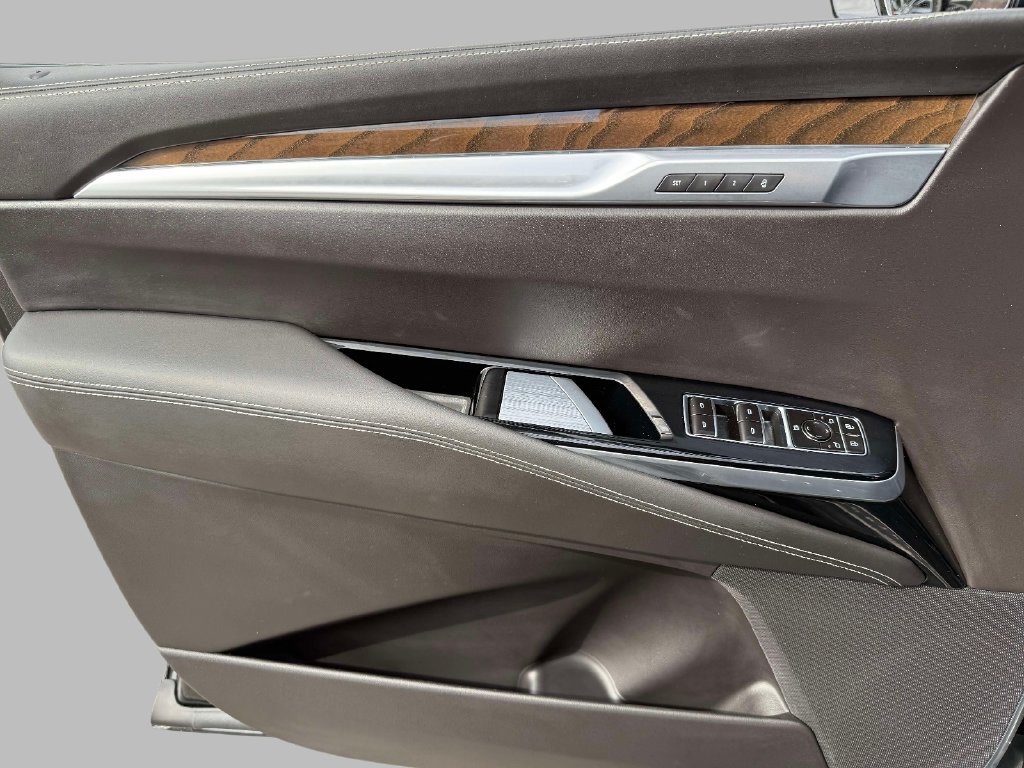 Certified 2025 Cadillac Escalade ESV Premium Luxury Platinum AWD/4WD image 21