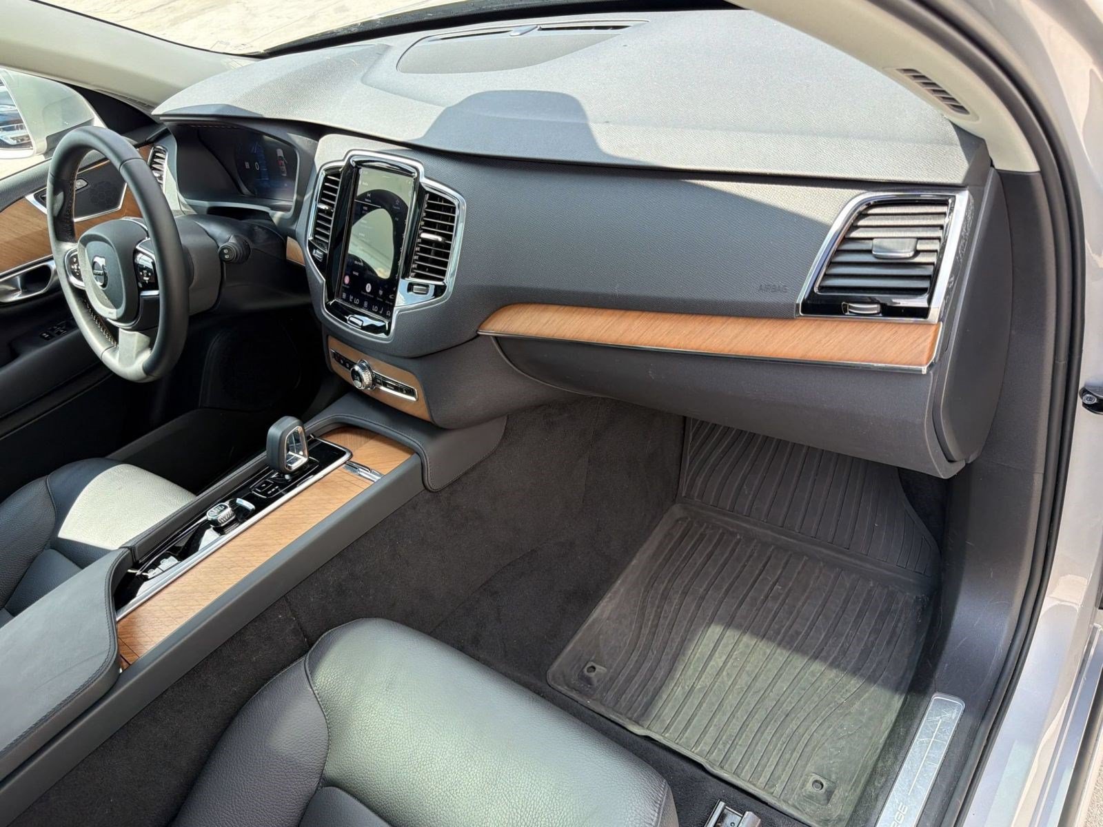 Used 2024 Volvo XC90 T8 Plus w/ Protection Package Premier AWD/4WD image 30