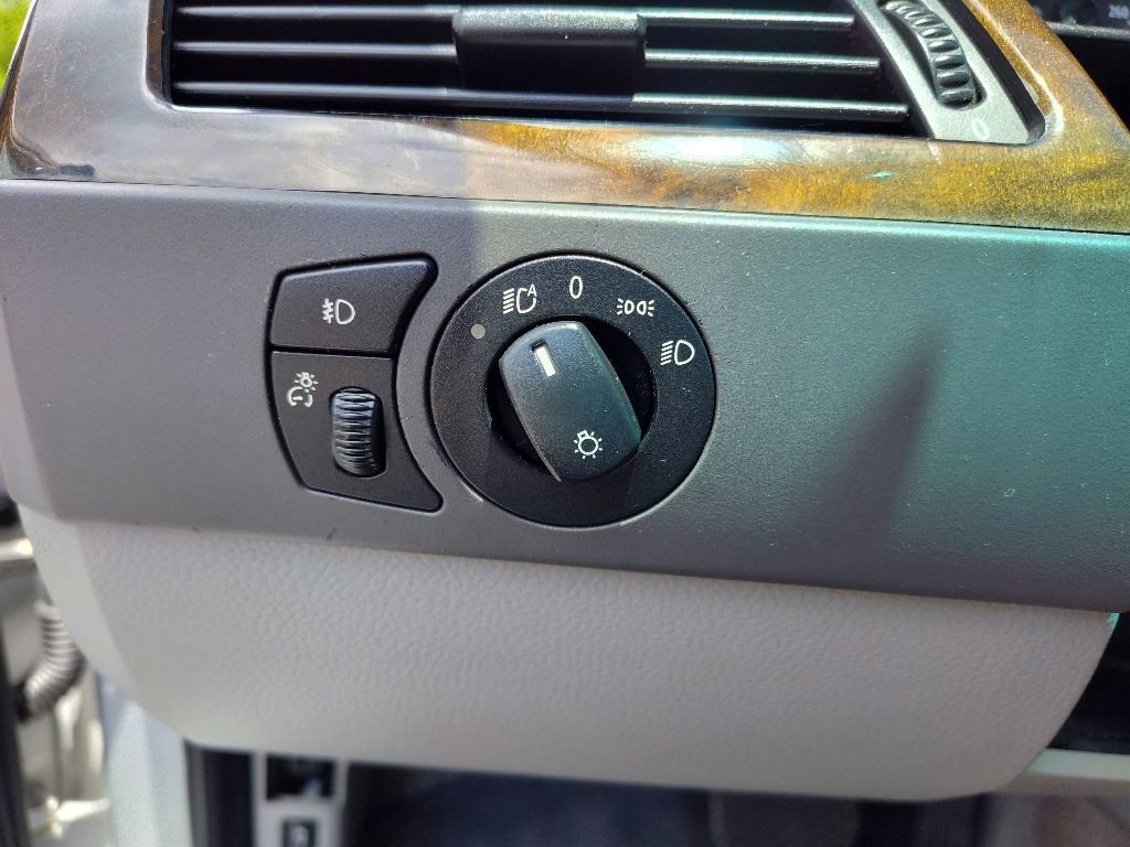 Used 2005 BMW 545i Sedan image 17