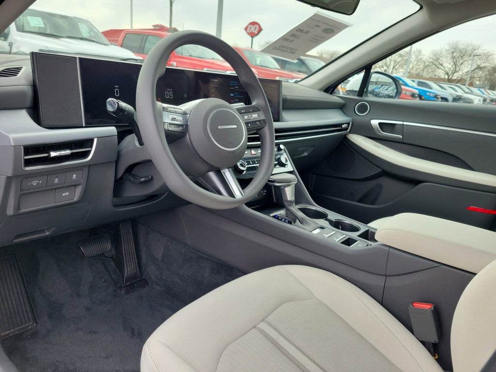 Used 2025 Hyundai Sonata SE image 21