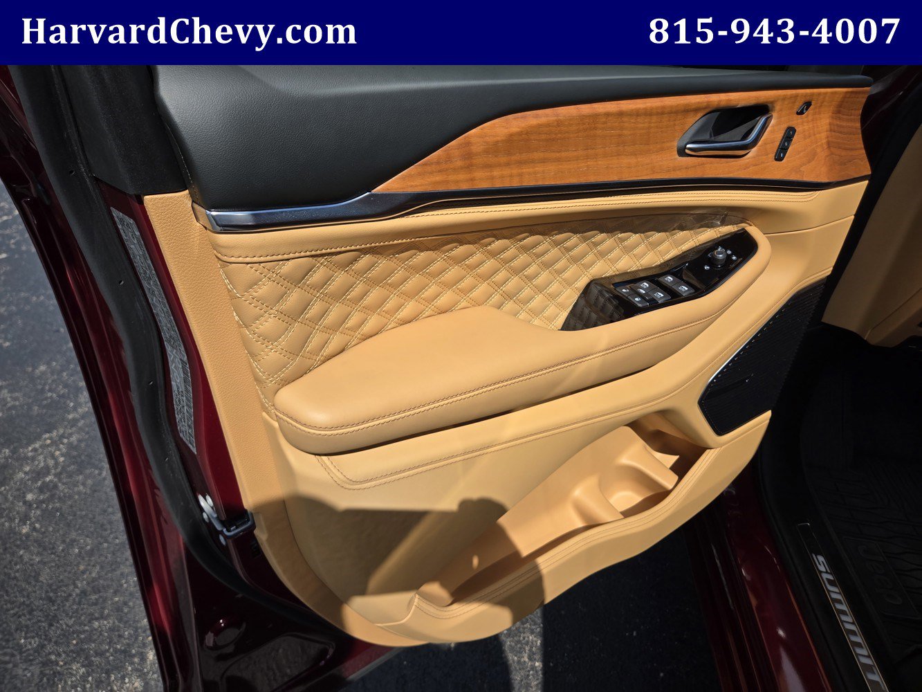 Used 2025 Jeep Grand Cherokee Summit w/ Adv Protech Group IV AWD/4WD image 39