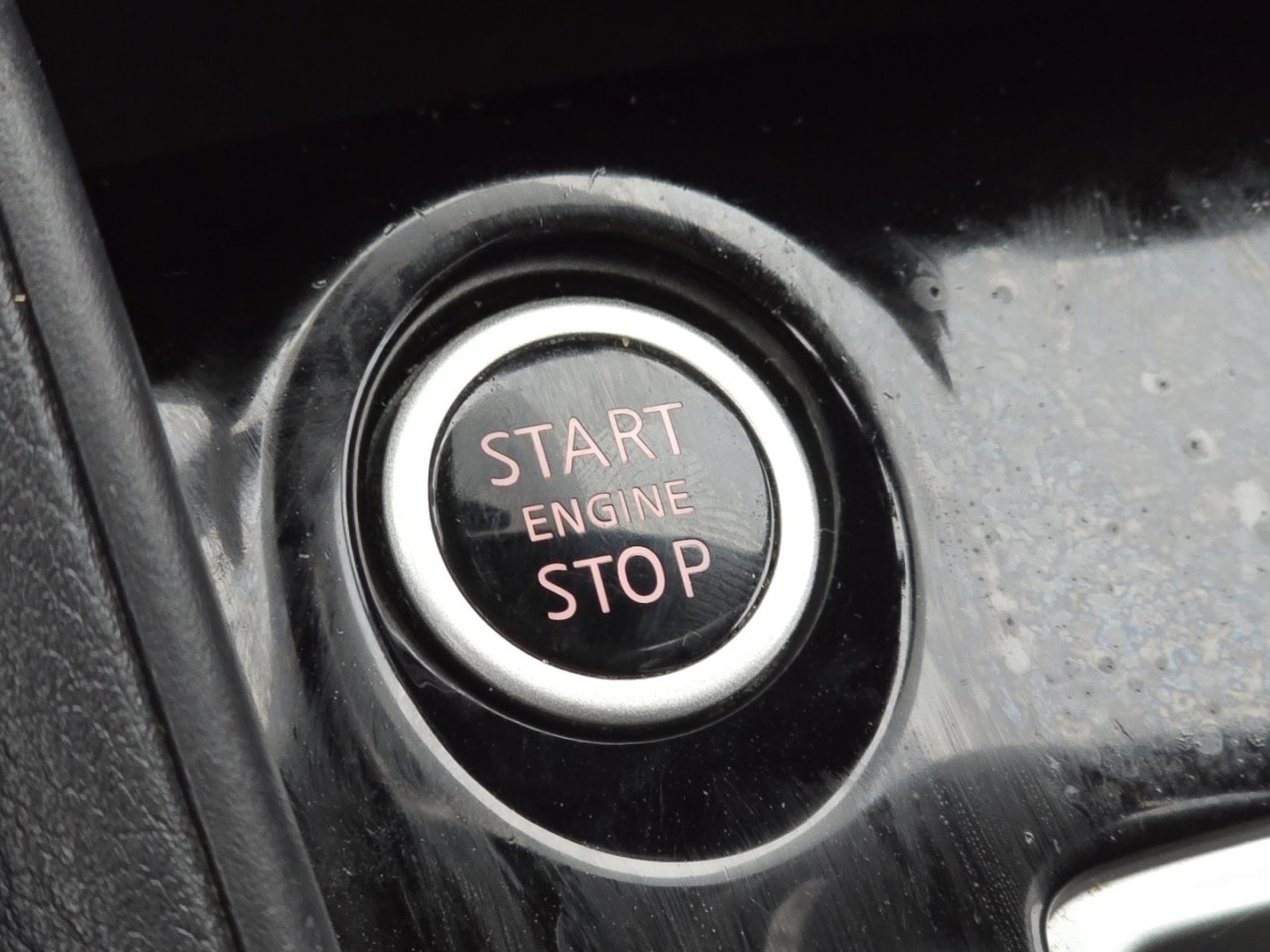 Used 2020 Nissan Kicks S image 6