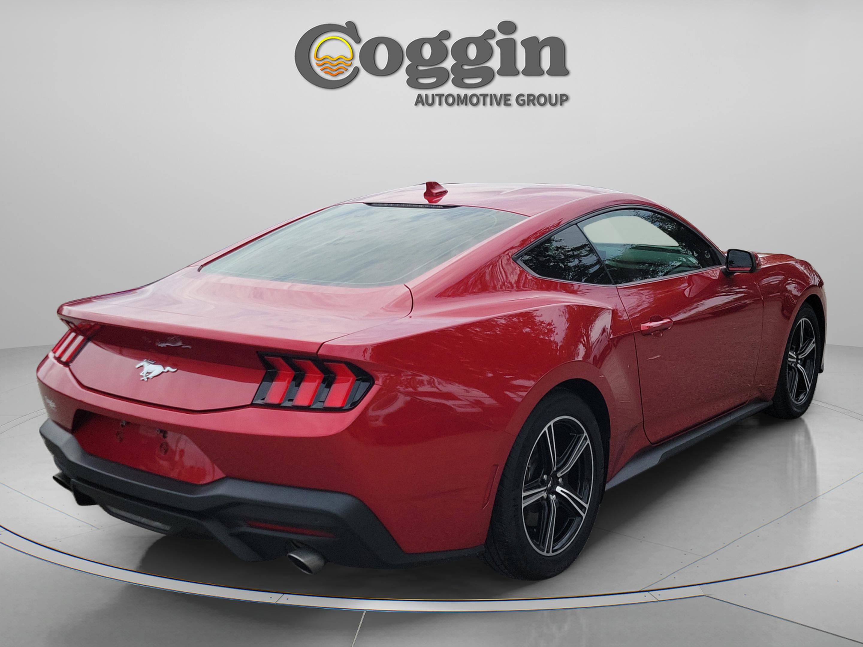 Used 2024 Ford Mustang Coupe RWD image 3