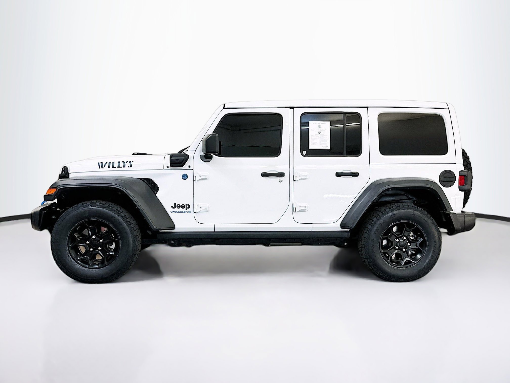 Used 2023 Jeep Wrangler Unlimited w/ Sun & Screen Package AWD/4WD image 4