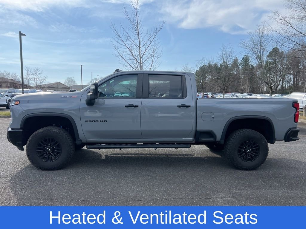 Used 2024 Chevrolet Silverado 2500 ZR2 w/ Technology Package image 4