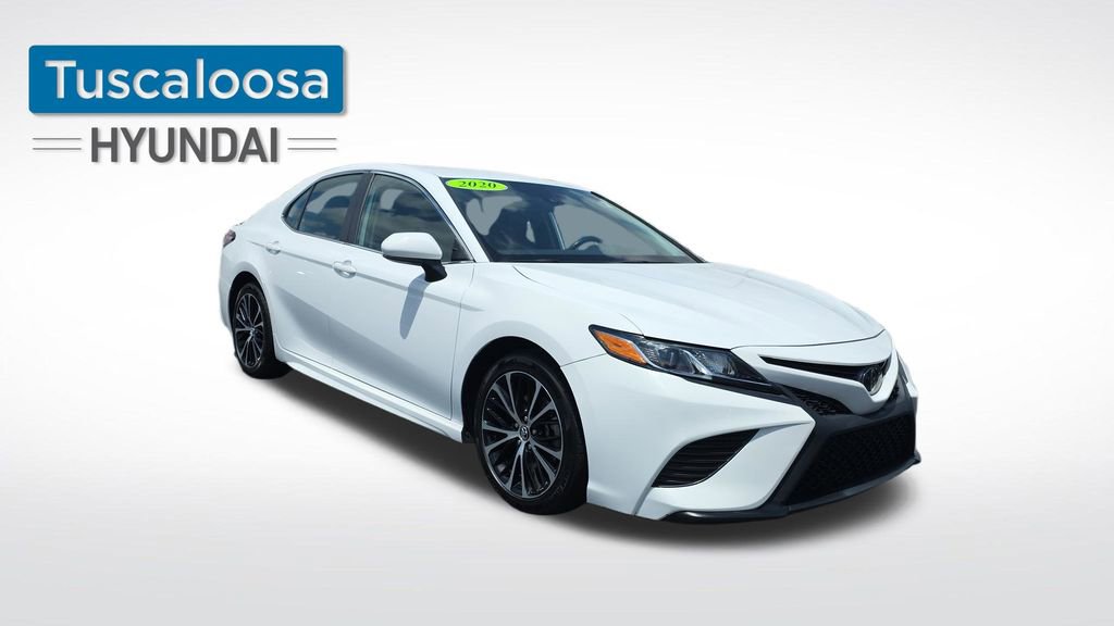 Used 2020 Toyota Camry SE FWD image 1