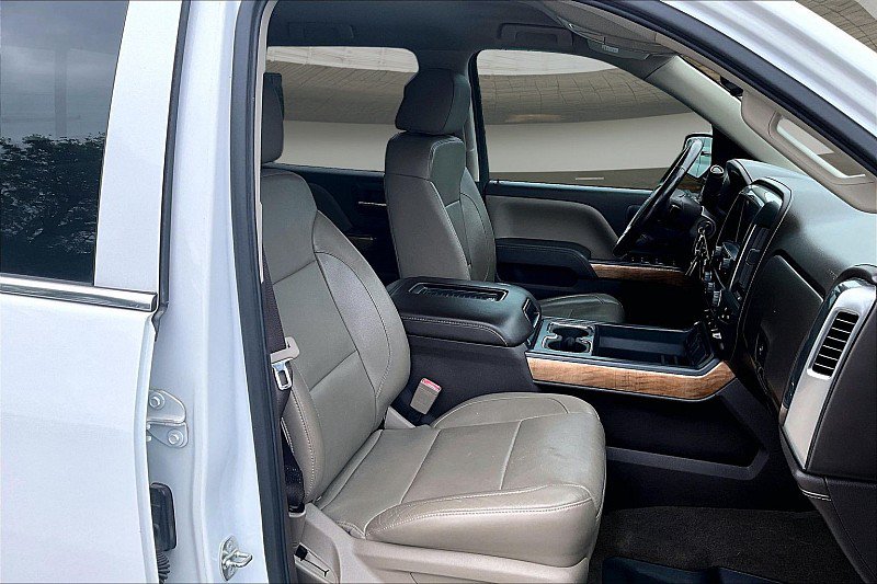 Used 2018 Chevrolet Silverado 1500 LTZ w/ Texas Edition AWD/4WD image 6