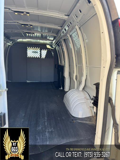 Used 2023 GMC Savana 2500 Extended image 8