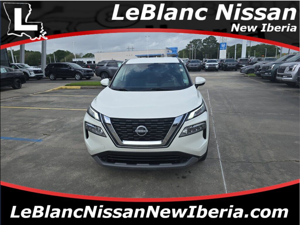 Used 2022 Nissan Rogue SV image 1