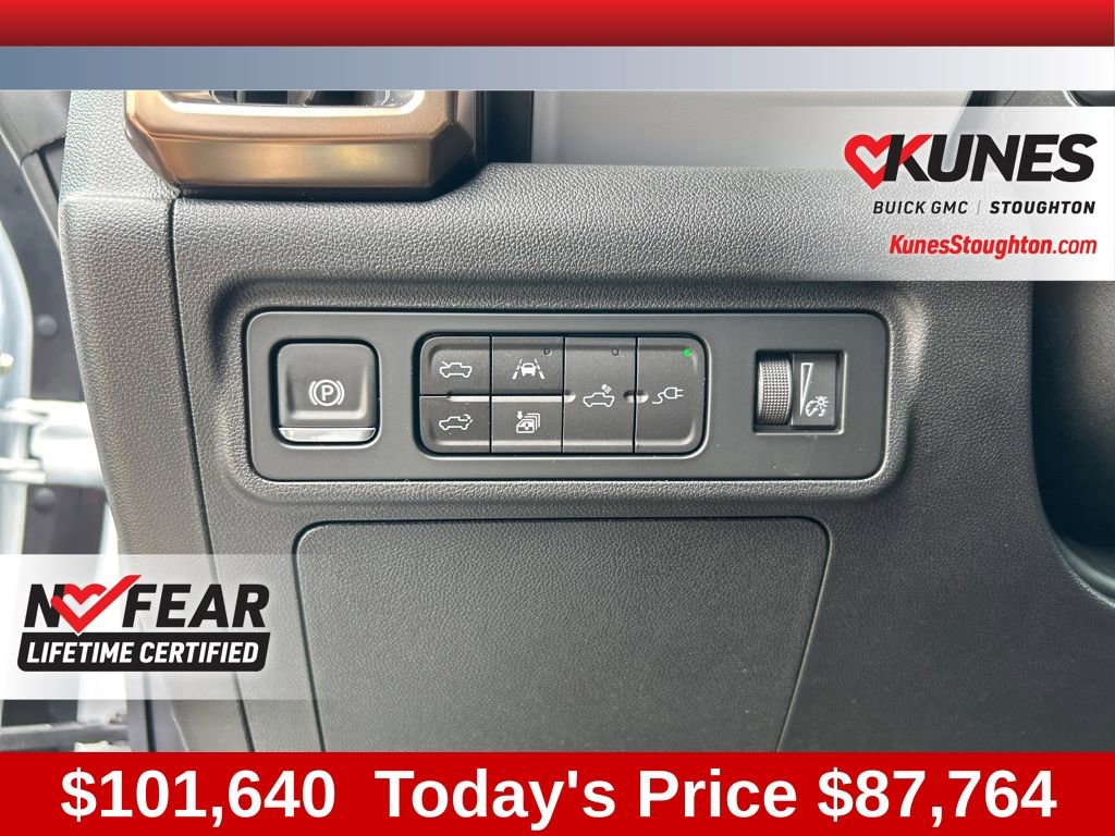 New 2025 GMC Hummer EV 2X w/ LPO, Dark Essentials Package image 24