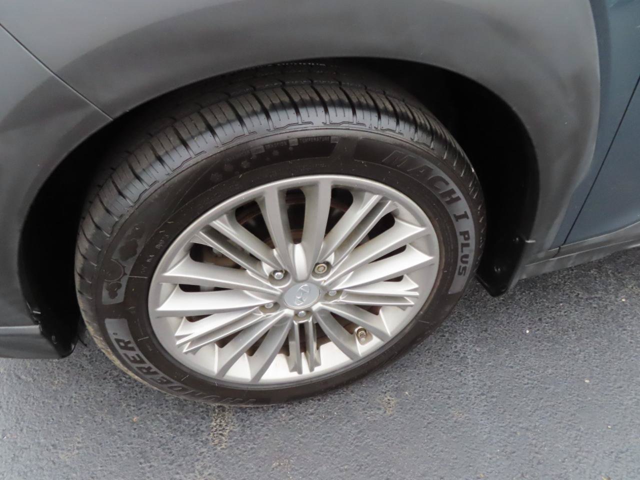 Used 2019 Hyundai Kona SEL w/ SEL Tech Package 02 FWD image 11