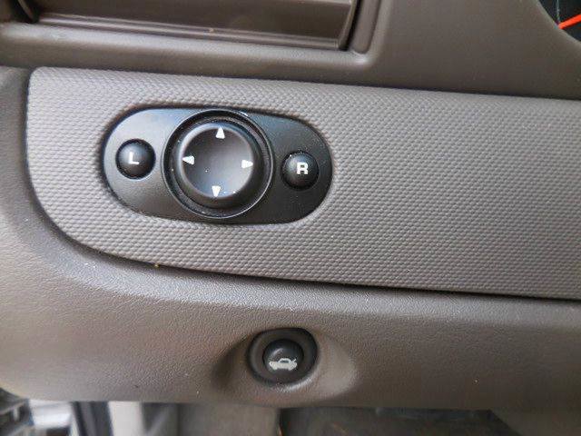 Used 2006 Chrysler Sebring LX image 14