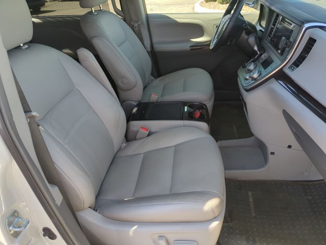 Used 2015 Toyota Sienna XLE w/ XLE Navigation Package FWD image 19