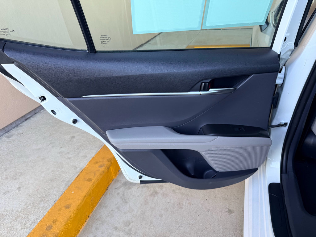 Used 2022 Toyota Camry SE FWD image 22