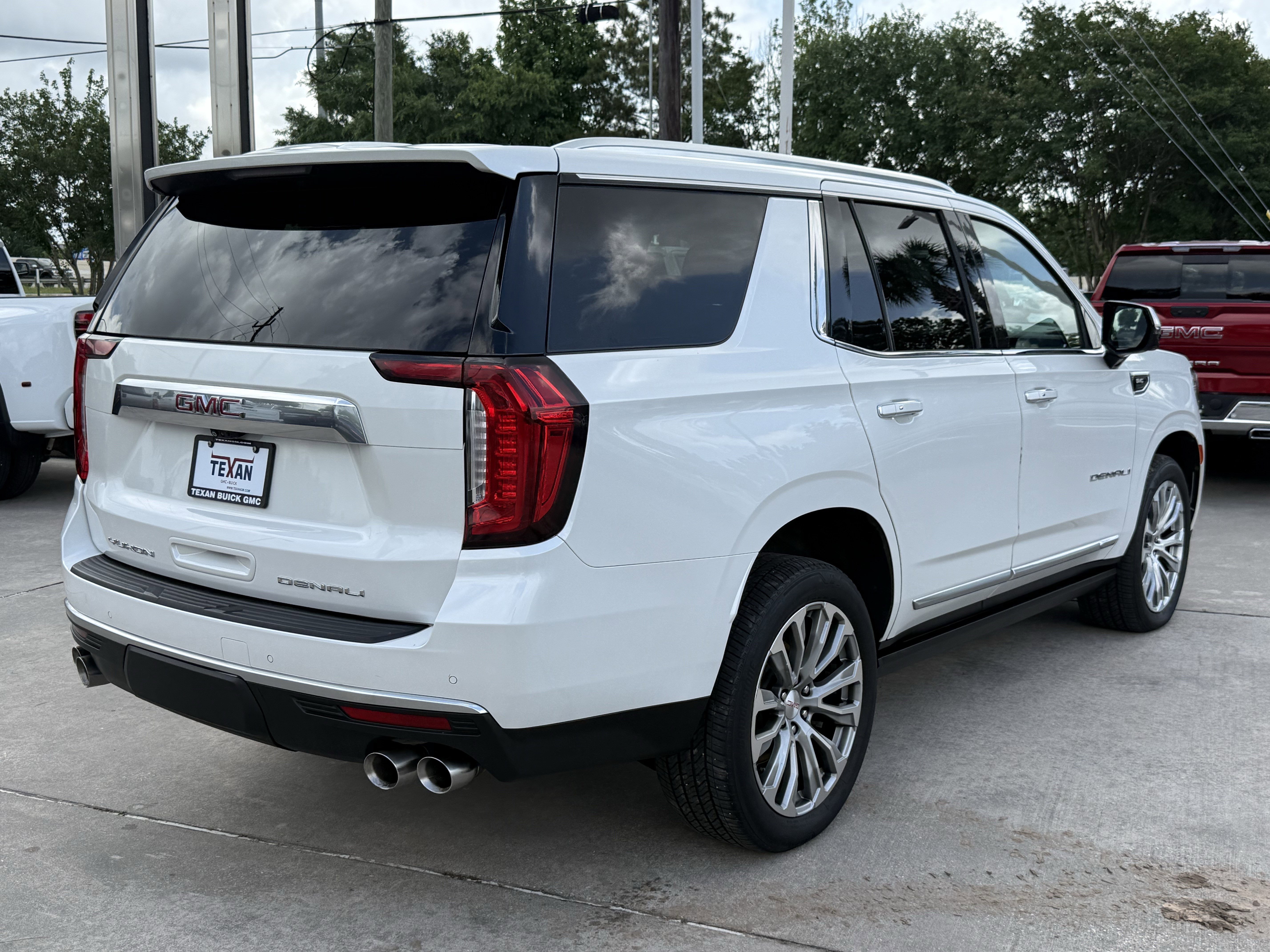 Used 2021 GMC Yukon Denali w/ Denali Premium Package RWD image 5