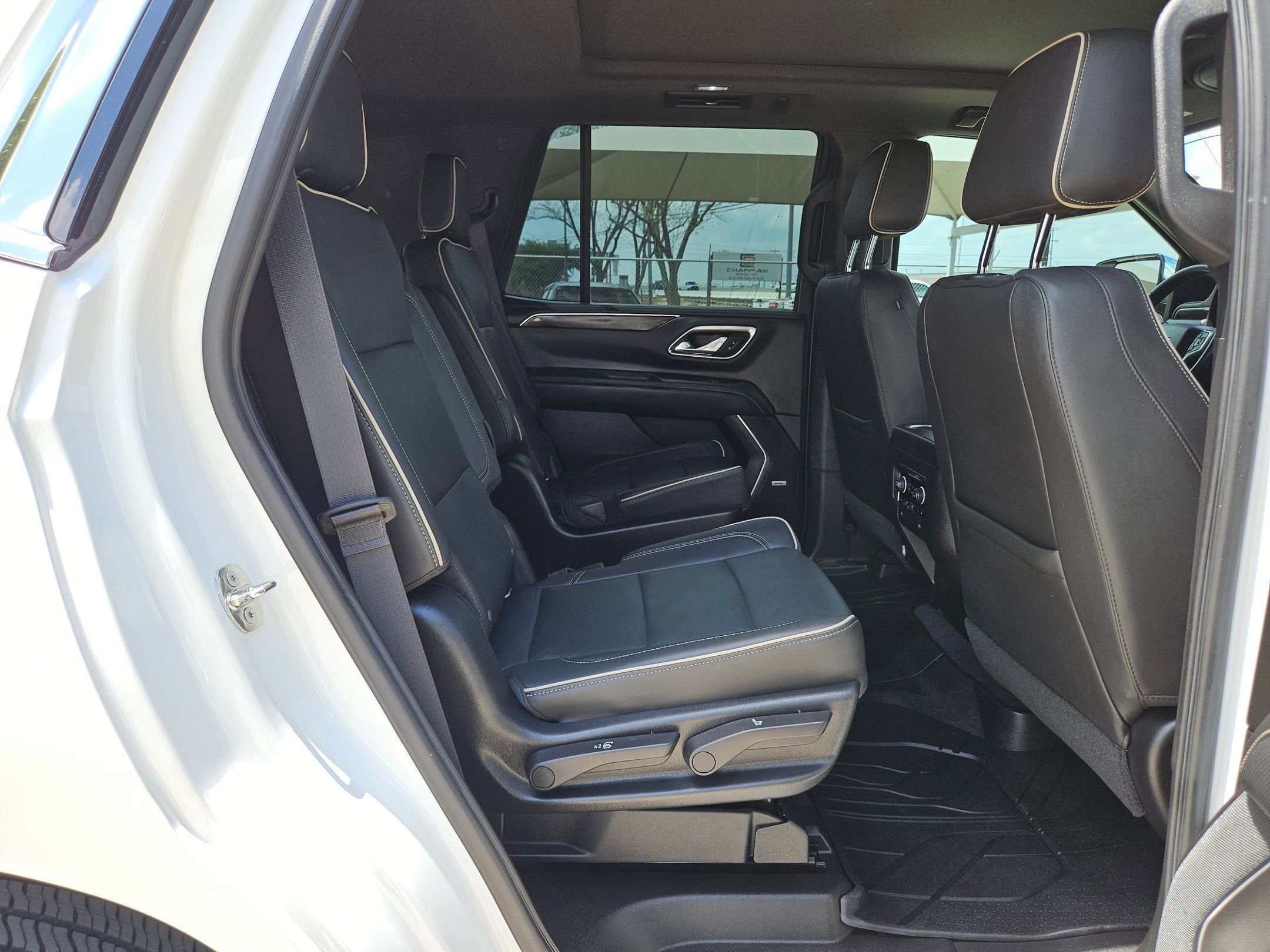 Used 2021 Chevrolet Tahoe Premier w/ Premium Package RWD image 25