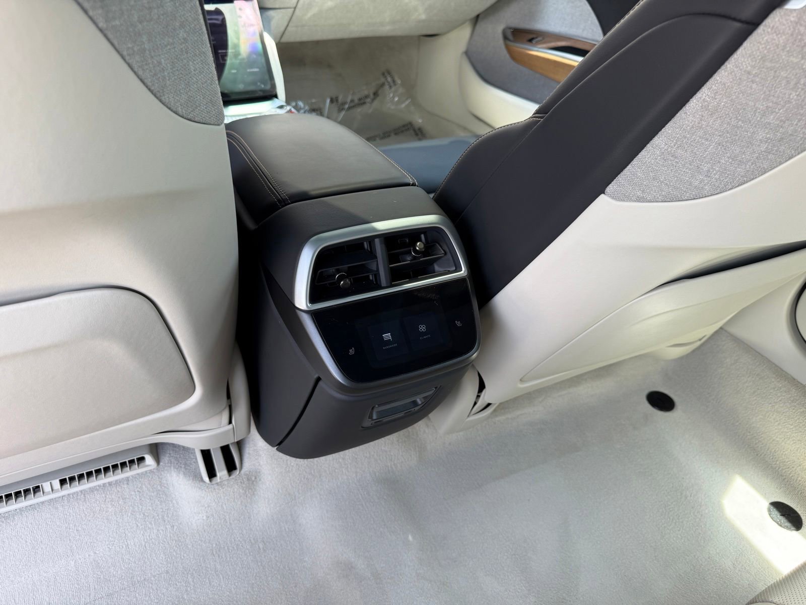Used 2024 Lucid Air Touring AWD/4WD image 22