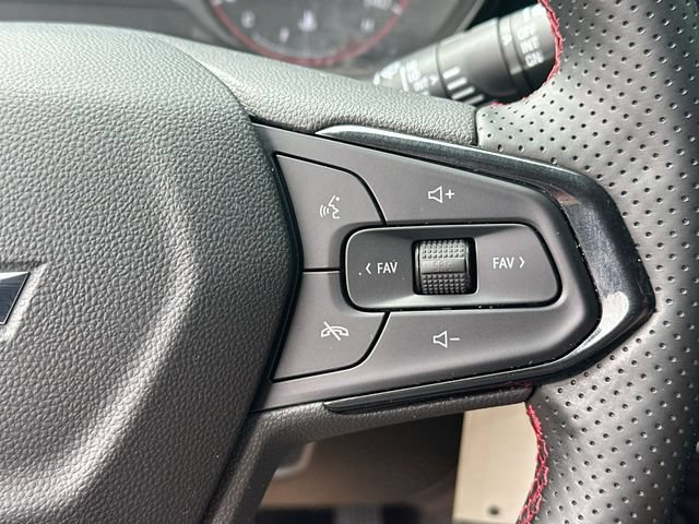 Used 2025 Chevrolet Trax RS w/ Driver Confidence Package FWD image 43