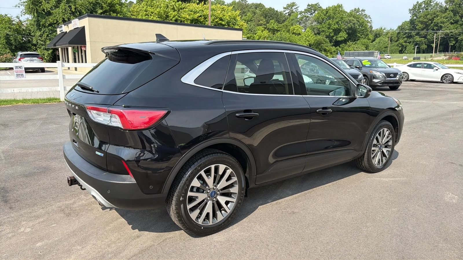 Used 2020 Ford Escape Titanium AWD/4WD image 5