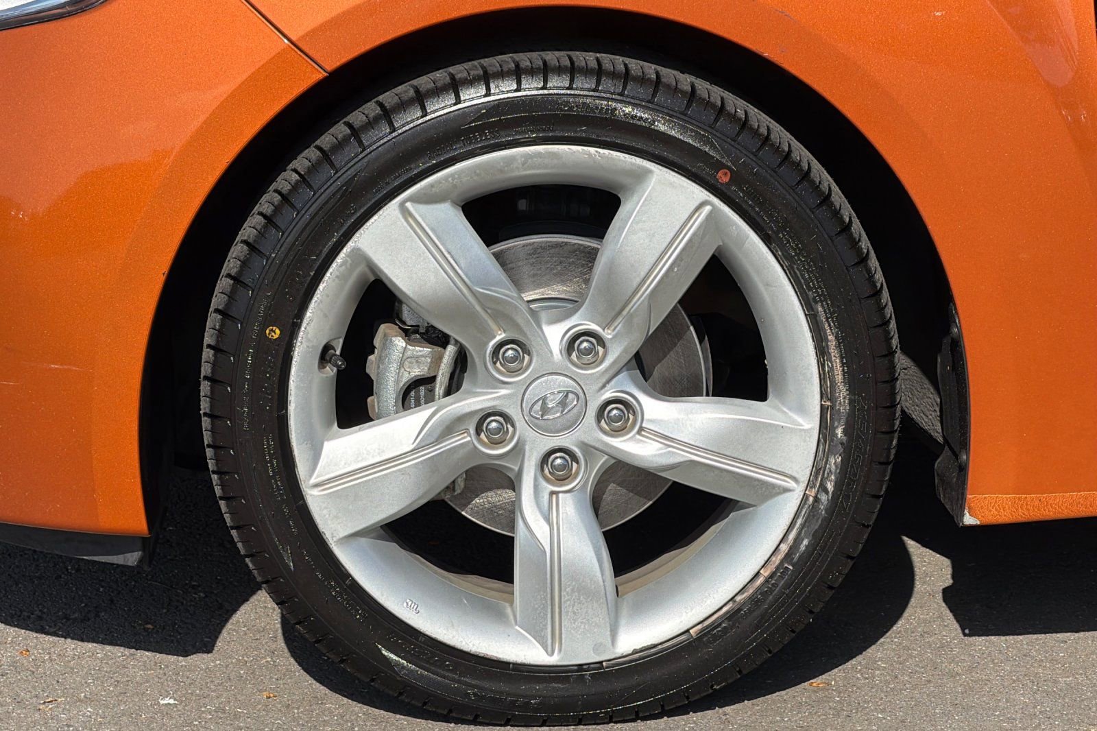 Used 2014 Hyundai Veloster FWD image 24