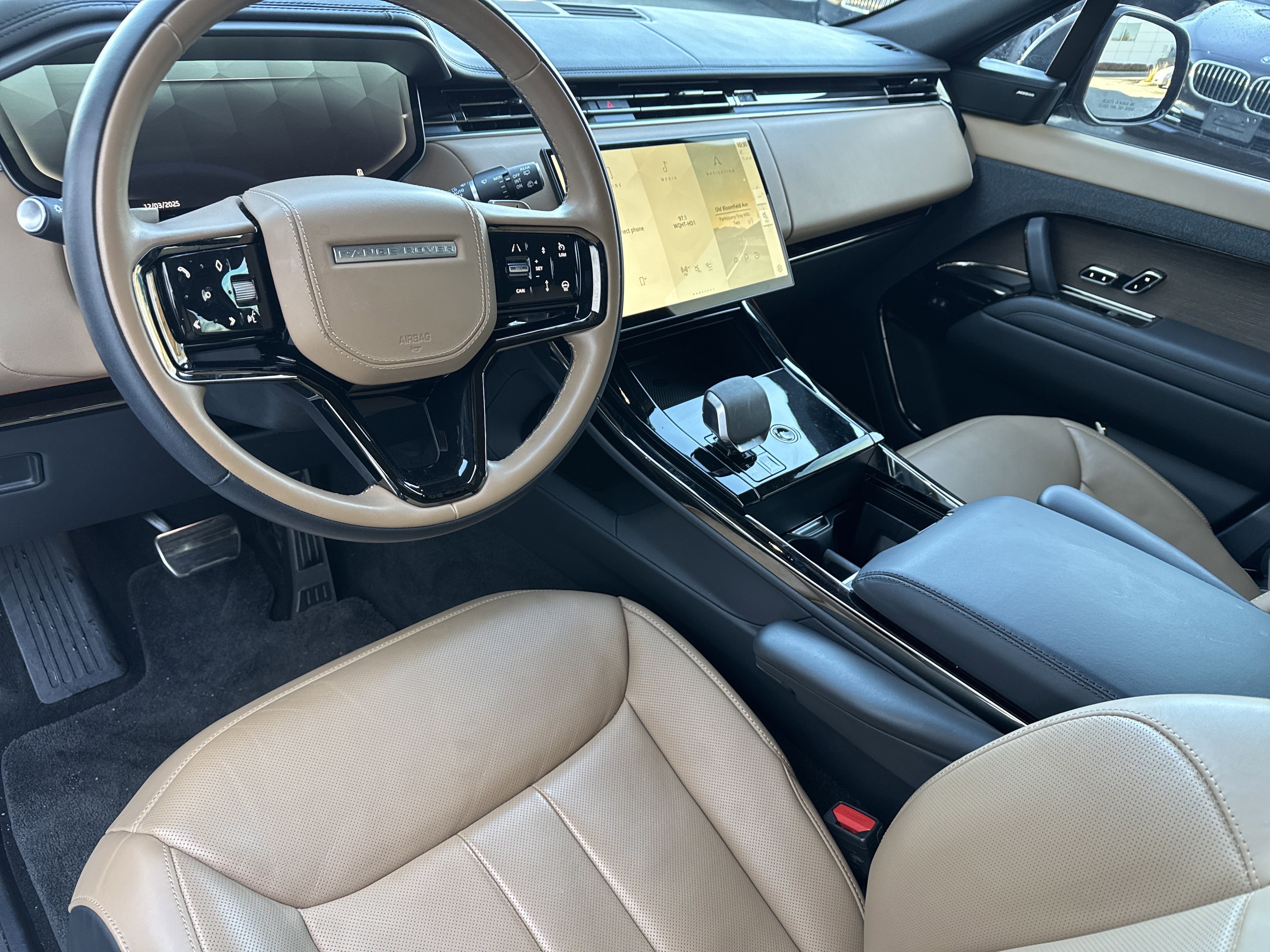 Used 2024 Land Rover Range Rover Sport Dynamic SE image 14