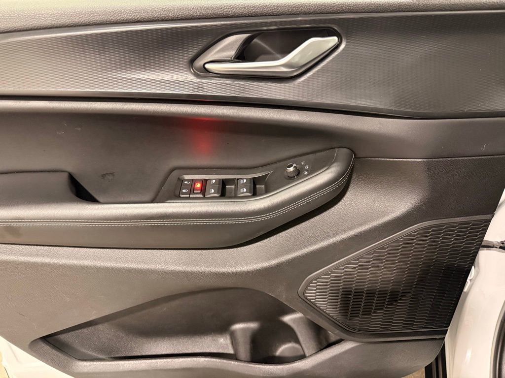 Used 2024 Jeep Grand Cherokee L Laredo image 13