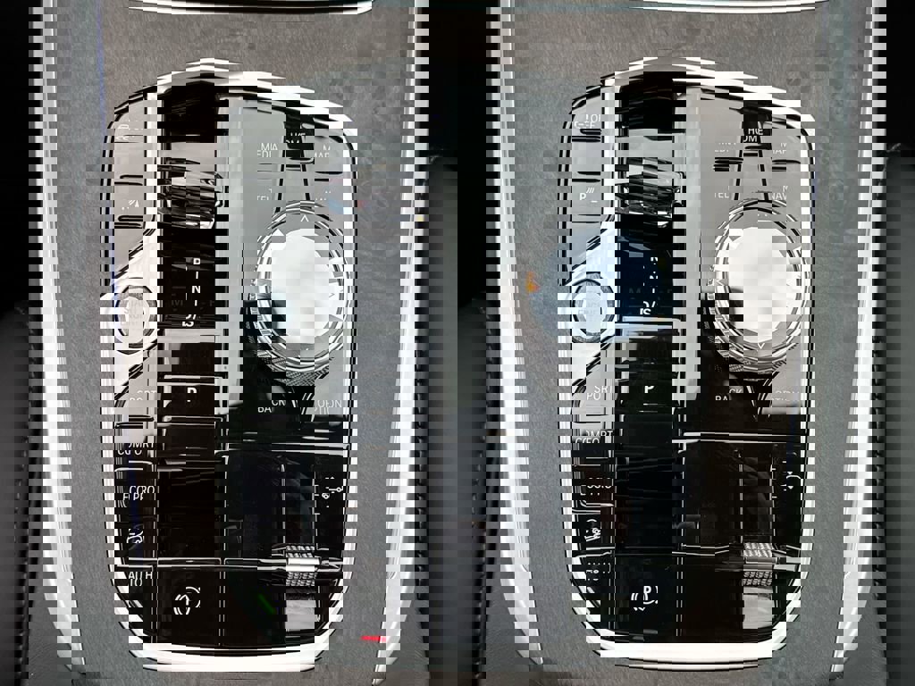 Used 2025 BMW X7 M60i image 19