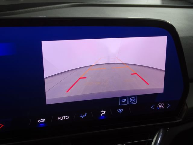 Used 2025 Chevrolet Equinox EV LT image 9