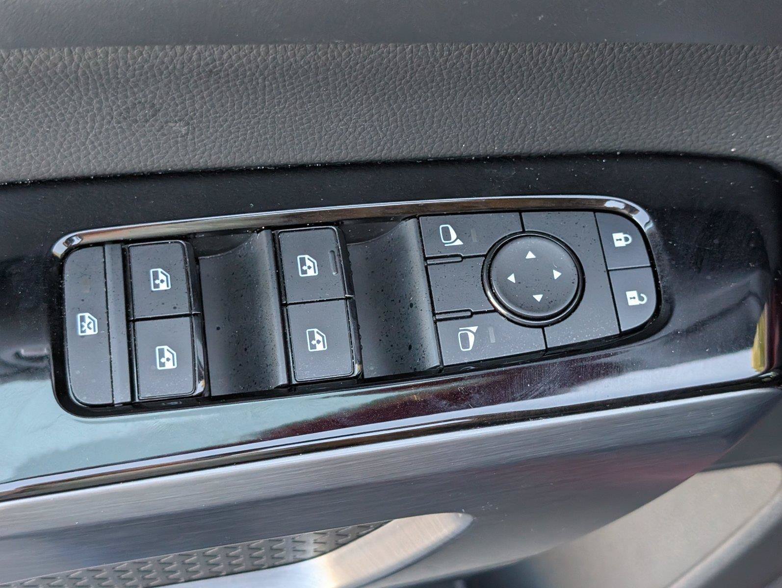 Used 2026 Nissan Pathfinder SL FWD image 18