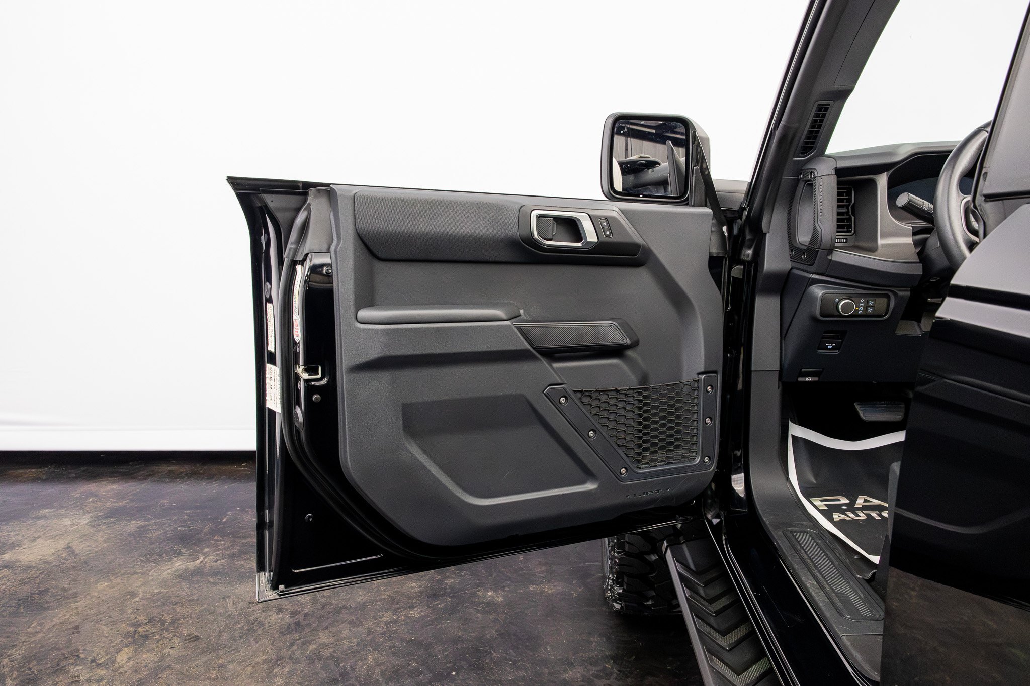 Used 2025 Ford Bronco Big Bend AWD/4WD image 30