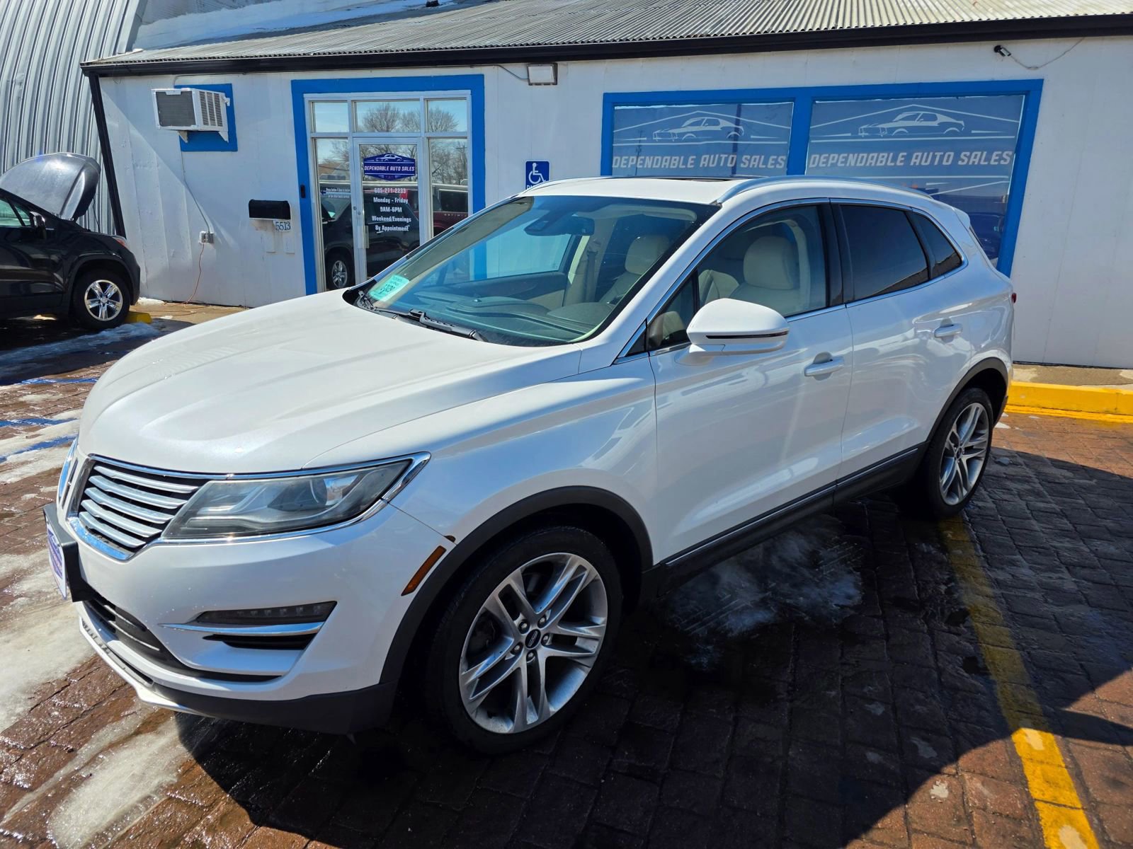 Used 2016 Lincoln MKC Reserve w/ Lincoln MKC Climate Package image 1
