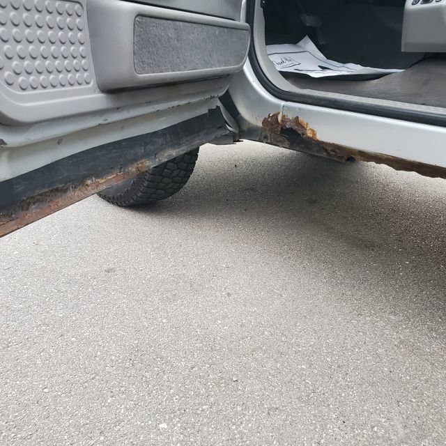 Used 2001 Ford Excursion XLT image 11