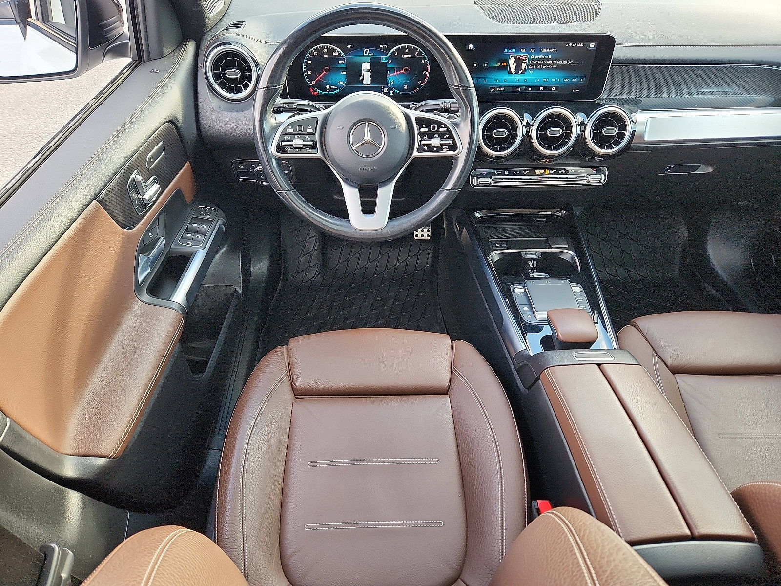 Used 2021 Mercedes-Benz GLB 250 4MATIC image 11