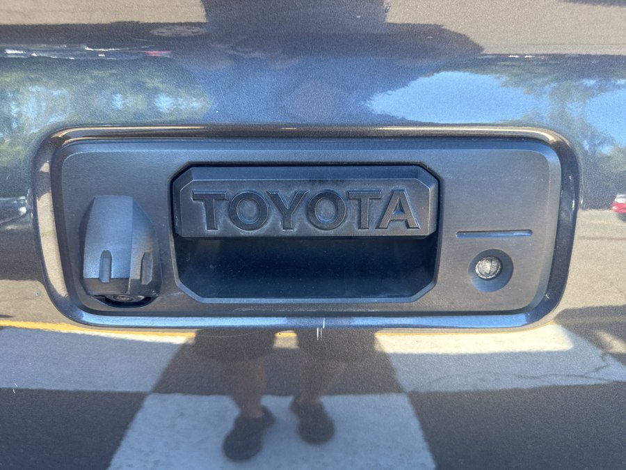 Used 2017 Toyota Tacoma SR5 AWD/4WD image 47