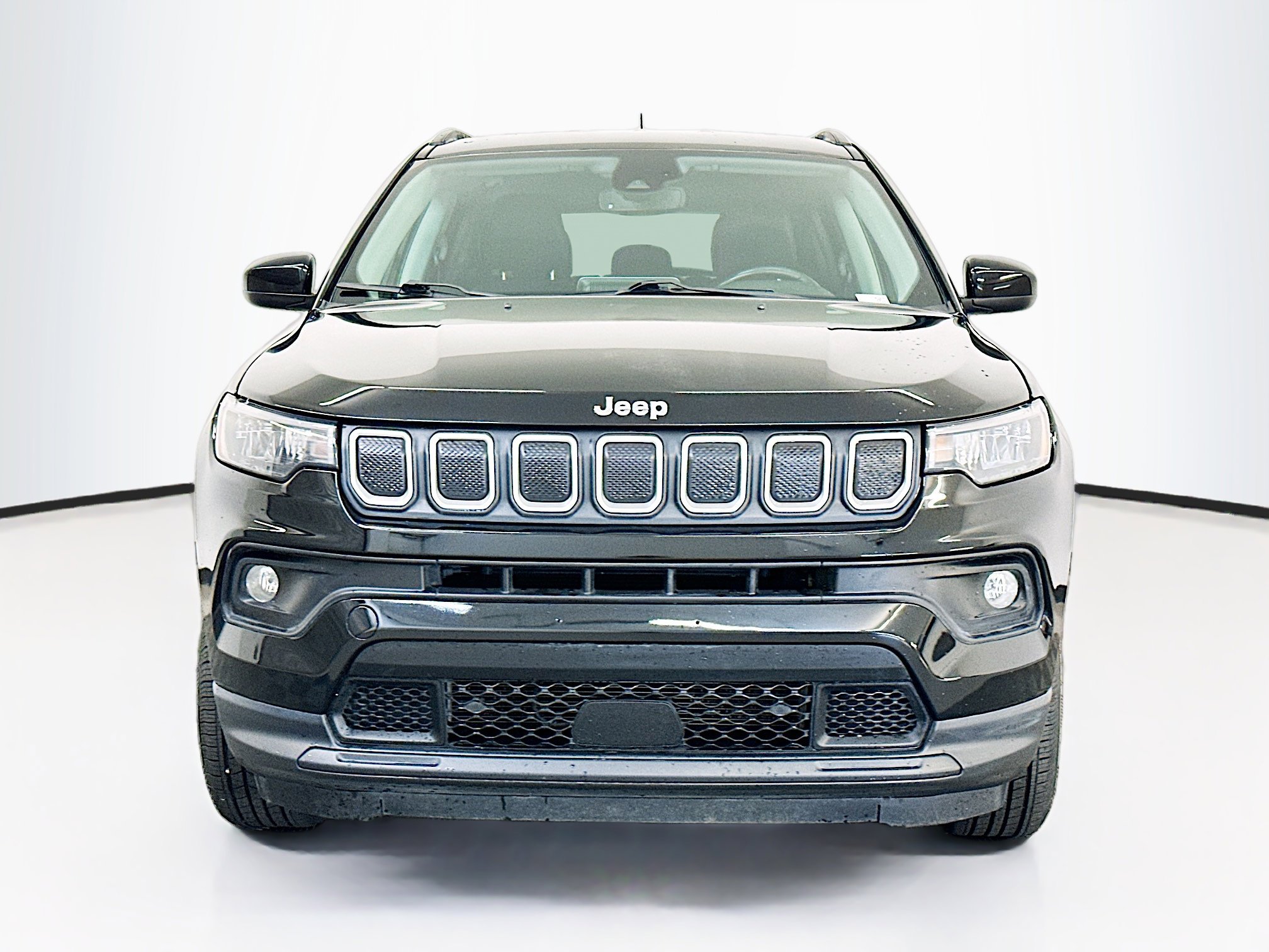 Used 2022 Jeep Compass Latitude w/ Convenience Group AWD/4WD image 2