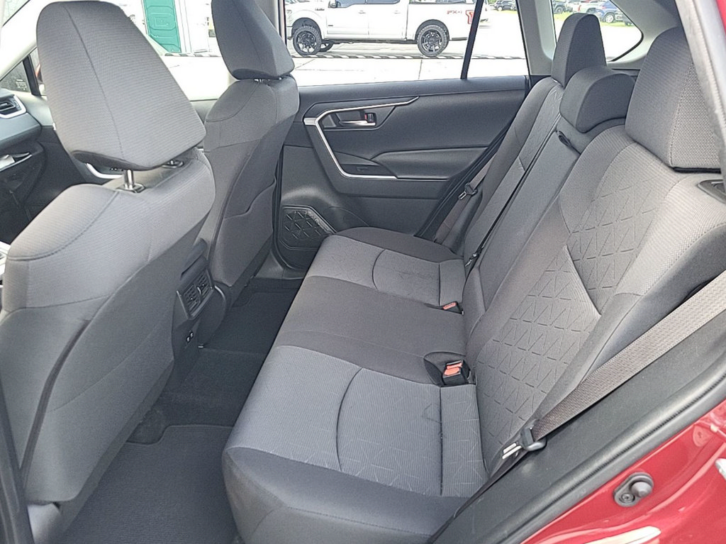 Used 2019 Toyota RAV4 XLE w/ Convenience Package FWD image 8