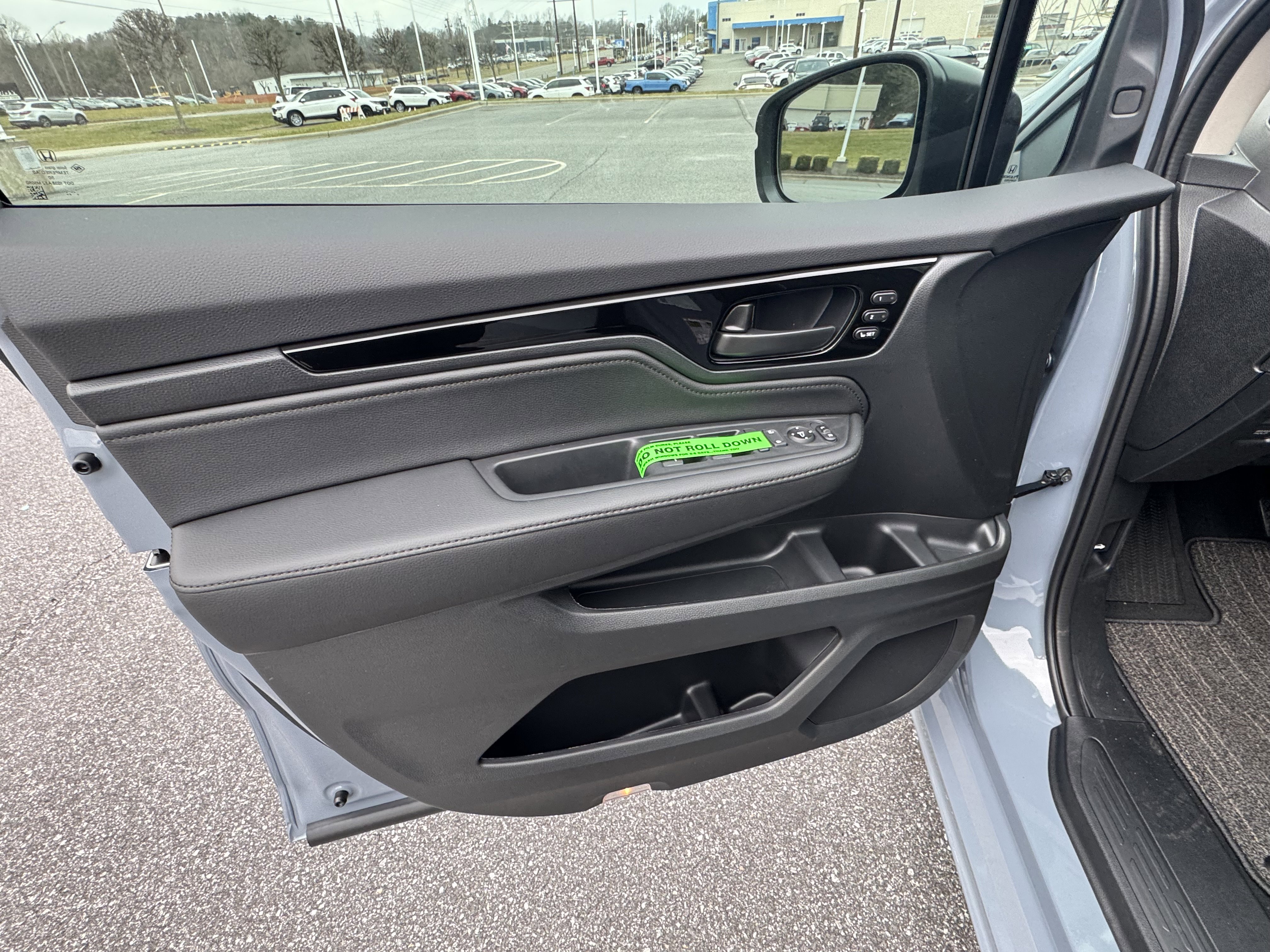New 2026 Honda Odyssey Touring image 13